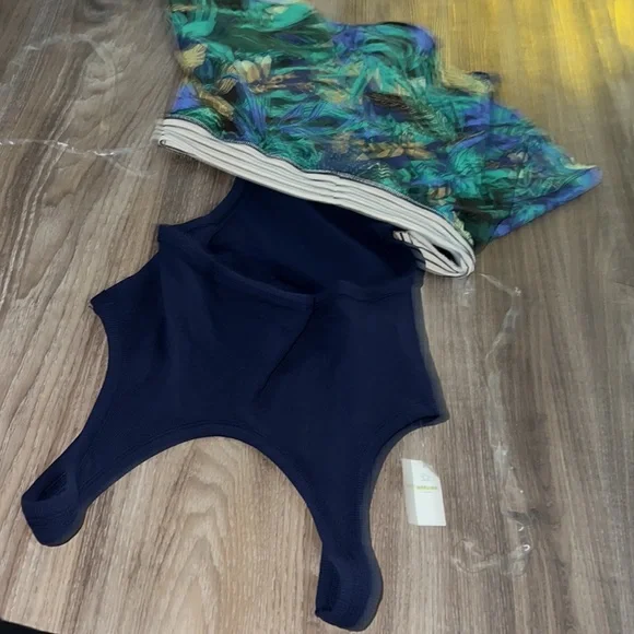 aerie rubbed cut out dress with built in short and sport bra - Picture 6 of 8